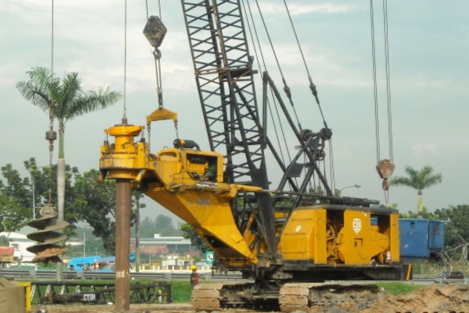 bore pile kendari jasa pondasi bor pile dengan metode dry dan wash strauss pile mini crane di kota kendari dan sekitarnya